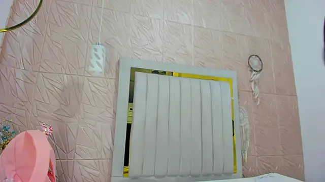 Snapshot of Ammy_Connor1 chatting on November 14, 7:39 pm Ammy Connor1 online show from November 14, 7:39 pm