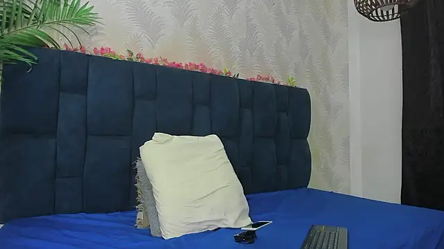 Ammy Connor1 online show from March 28, 9:05 pm