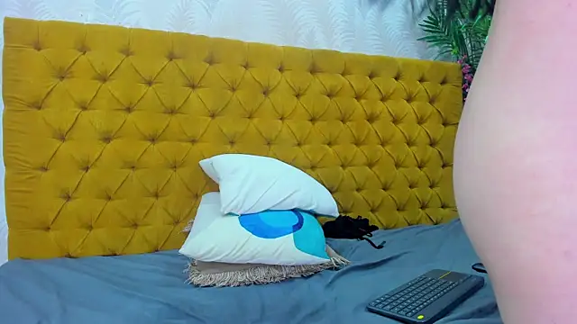 Snapshot of Ammy_Connor1 chatting on November 19, 8:03 am Ammy Connor1 online show from November 19, 8:03 am