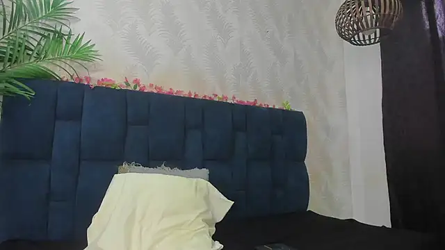 Ammy Connor1 online show from April 1, 8:39 pm