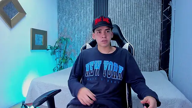 Mike 0233  online show from October 30, 4:44 am