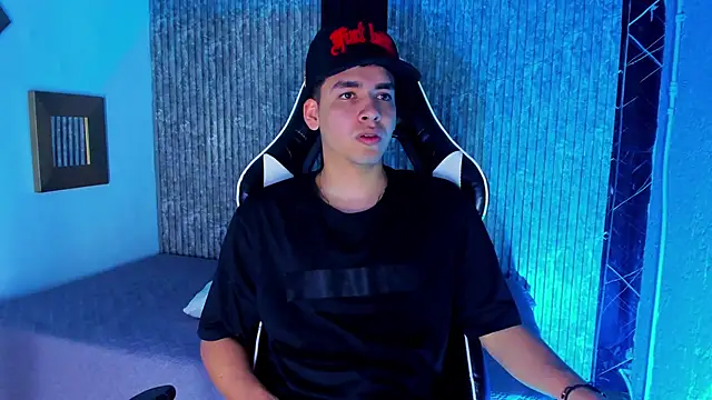 Mike 0233  online show from December 14, 4:29 am