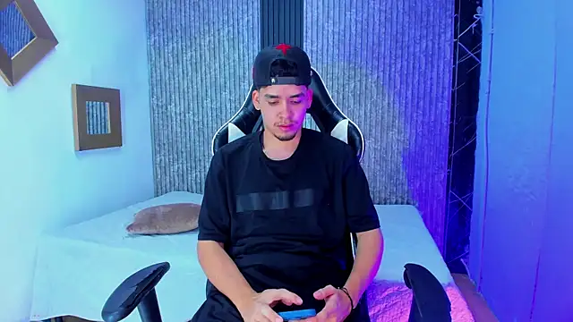 Mike 0233  online show from January 11, 5:47 am