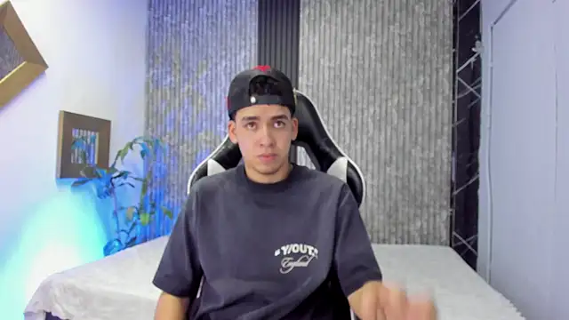 Mike 0233  online show from November 7, 4:17 am