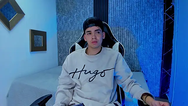 Mike 0233  online show from December 3, 3:51 am