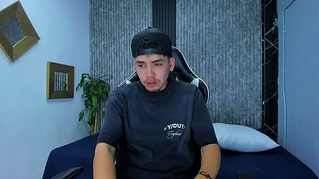 Mike 0233  online show from January 15, 5:00 am