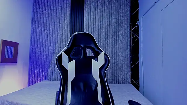 Mike 0233  online show from November 25, 4:46 am