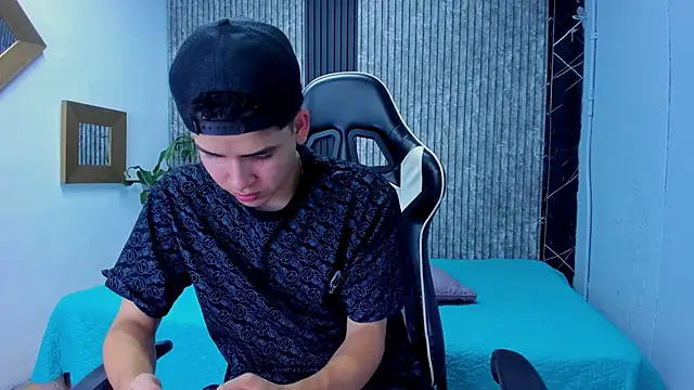 Mike 0233  online show from October 31, 4:20 am