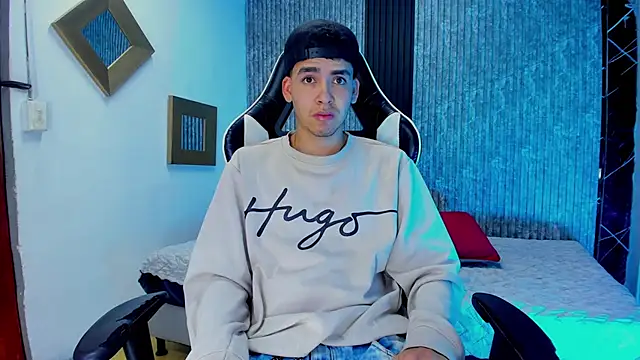 Mike 0233  online show from December 5, 5:06 am