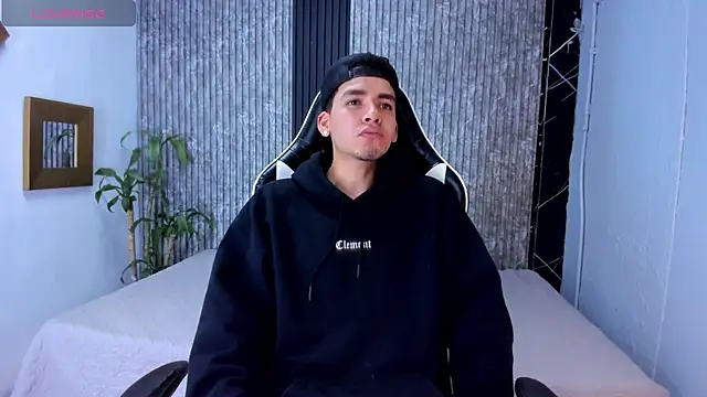 Mike 0233  online show from September 27, 4:07 am