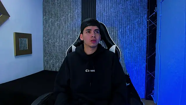 Mike 0233  online show from December 17, 4:17 am