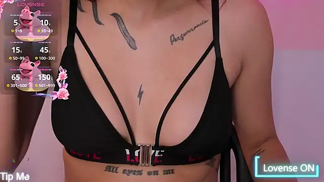 violeth hill online show from November 28, 5:57 pm