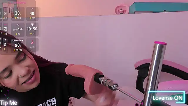 violeth hill online show from November 8, 6:11 pm