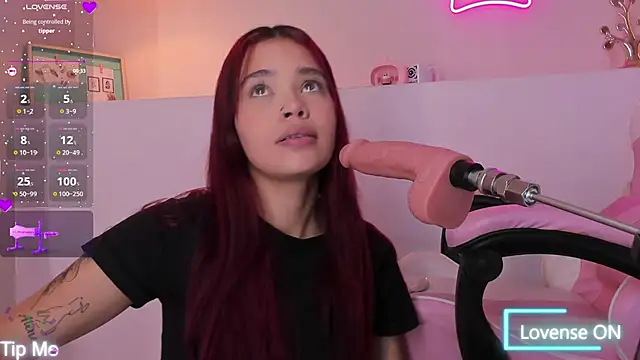 violeth hill online show from November 15, 7:51 pm