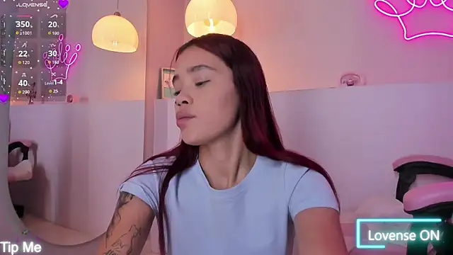 violeth hill online show from November 21, 7:57 pm