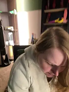 GingerSnap33 online show from February 24, 3:18 am