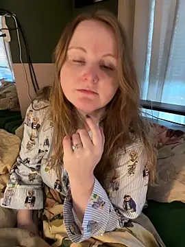 GingerSnap33 online show from February 8, 7:11 pm