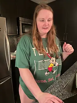 GingerSnap33 online show from January 13, 4:05 am