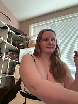 GingerSnap33 online show from April 14, 1:10 am