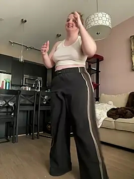 GingerSnap33 online show from April 24, 12:23 am