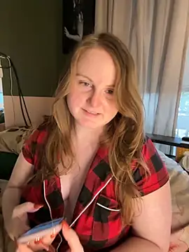 GingerSnap33 online show from October 12, 5:25 pm