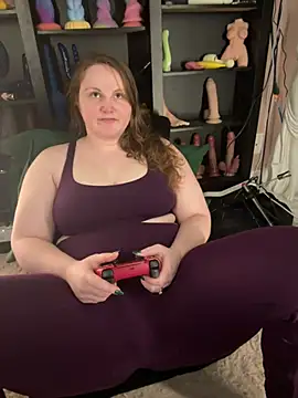 GingerSnap33 online show from May 1, 3:11 am