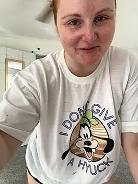GingerSnap33 online show from September 30, 7:09 pm