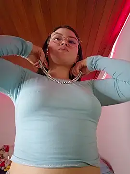 juli05star20 online show from March 22, 10:22 pm