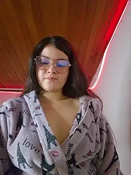 juli05star20 online show from March 30, 2:35 am