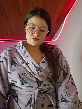 juli05star20 online show from May 22, 10:30 pm