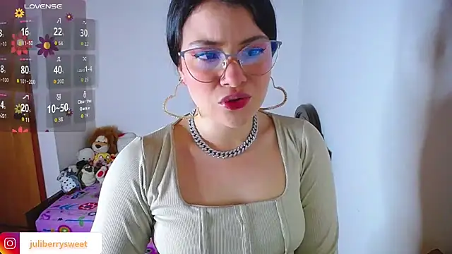 juli05star20 online show from October 21, 3:17 am