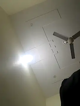 sri995955 online show from December 21, 12:42 am