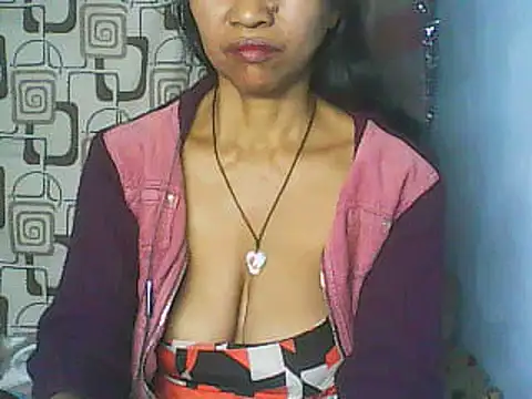 Snapshot of nene_belle chatting on July 15, 6:59 pm nene belle online show from July 15, 6:59 pm