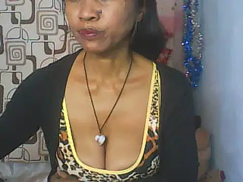 Snapshot of nene_belle chatting on June 24, 8:57 am nene belle online show from June 24, 8:57 am