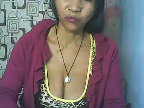 Snapshot of nene_belle chatting on July 8, 7:20 am nene belle online show from July 8, 7:20 am