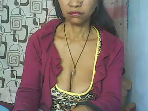 Snapshot of nene_belle chatting on July 9, 7:42 am nene belle online show from July 9, 7:42 am