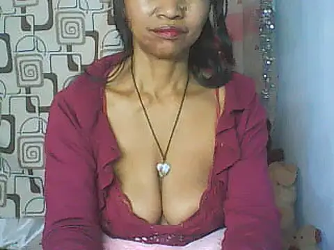 Snapshot of nene_belle chatting on June 18, 6:23 am nene belle online show from June 18, 6:23 am