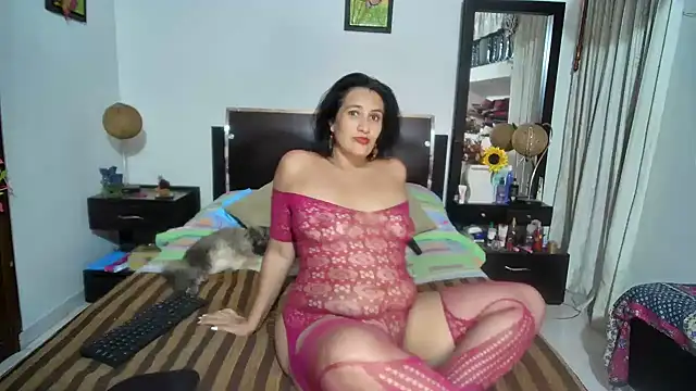 Snapshot of antonella_mature11 chatting on July 12, 12:00 am antonella mature11 online show from July 12, 12:00 am