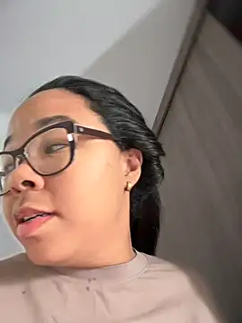 Snapshot of XMara chatting on October 29, 5:01 pm XMara online show from October 29, 5:01 pm