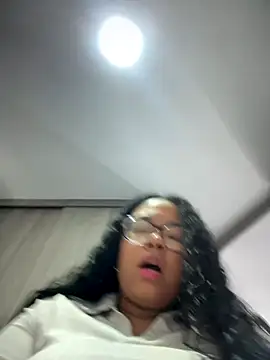 Snapshot of XMara chatting on September 17, 4:09 pm XMara online show from September 17, 4:09 pm