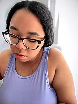 Snapshot of XMara chatting on October 1, 5:50 pm XMara online show from October 1, 5:50 pm