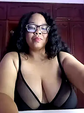 Snapshot of XMara chatting on March 1, 9:26 pm XMara online show from March 1, 9:26 pm