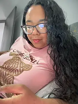 Snapshot of XMara chatting on November 14, 5:38 pm XMara online show from November 14, 5:38 pm