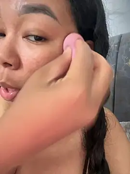 Snapshot of XMara chatting on October 31, 5:20 pm XMara online show from October 31, 5:20 pm