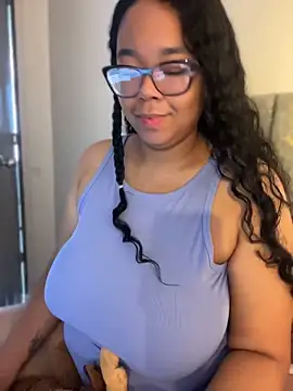 Snapshot of XMara chatting on June 2, 2:28 pm XMara online show from June 2, 2:28 pm