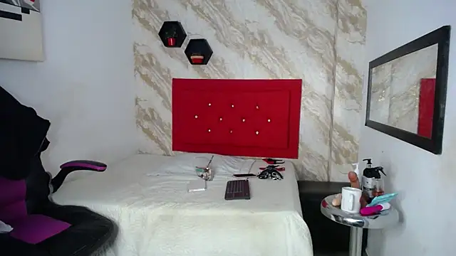 issa  love online show from November 28, 1:00 pm