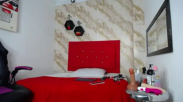 issa  love online show from September 19, 12:42 pm