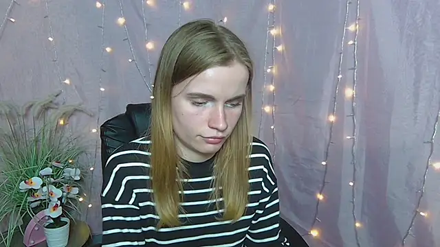 Snapshot of MargaritaKiss chatting on April 23, 7:37 pm MargaritaKiss online show from April 23, 7:37 pm
