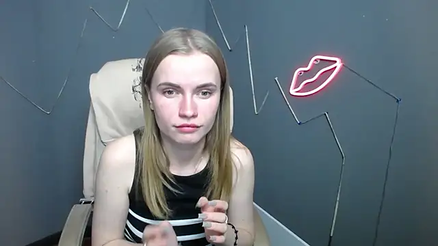 Snapshot of MargaritaKiss chatting on April 28, 2:27 am MargaritaKiss online show from April 28, 2:27 am