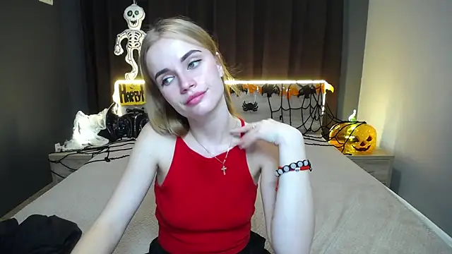 Snapshot of MargaritaKiss chatting on October 15, 6:49 pm MargaritaKiss online show from October 15, 6:49 pm